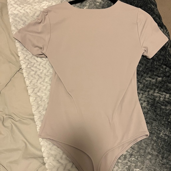 Aritzia babton bodysuit - Picture 3 of 4